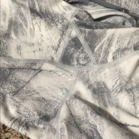 Lululemon Crops - Picture 4 of 4